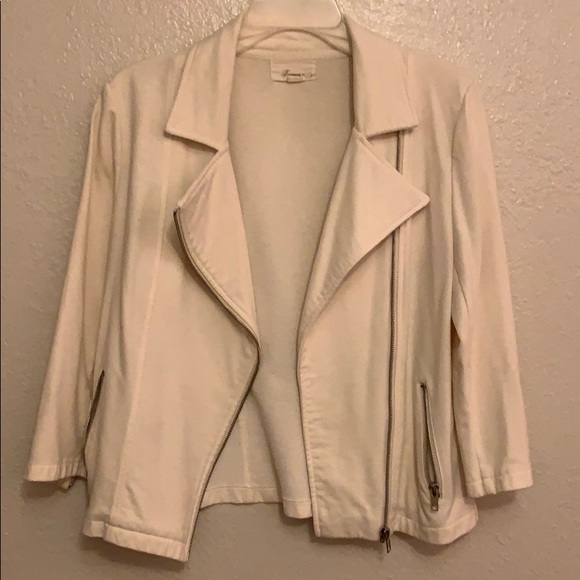 Forever 21 Jackets & Blazers - Cream/white blazer Forever 21 Jackets & Blazers - Cream/white blazer